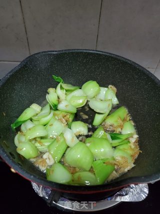 虾皮炒菜梗的做法步骤：7
