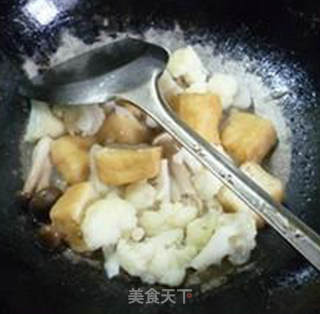 蟹味菇油豆腐花菜的做法步骤：9