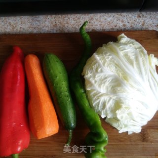圆葱菜心拌海蛰丝的做法步骤：3