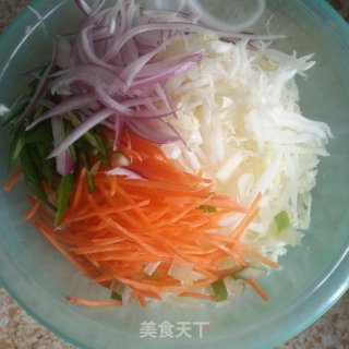 圆葱菜心拌海蛰丝的做法步骤：4