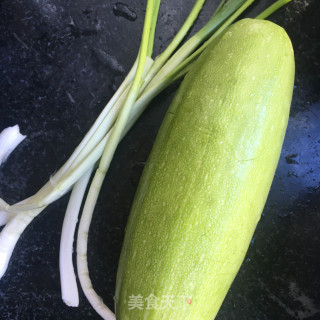 凉拌葫芦丝的做法步骤：1