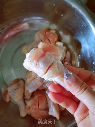 照烧鸡腿的做法步骤：1
