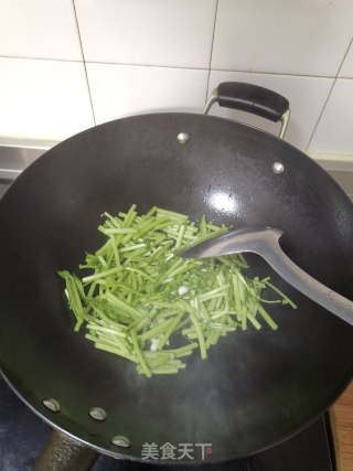 清炒茼蒿菜的做法步骤：6