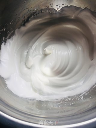 电饭煲版戚风蛋糕的做法步骤：4
