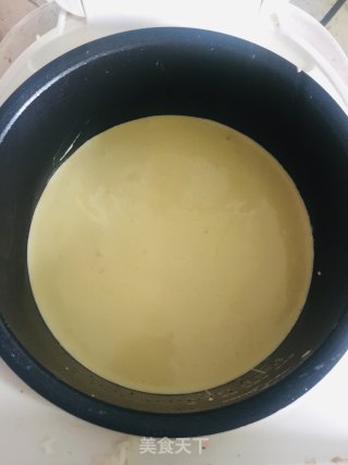 电饭煲版戚风蛋糕的做法步骤：5