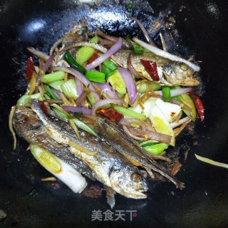 香焖小黄鱼的做法步骤：9
