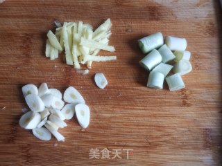 家常炒海参的做法步骤：3