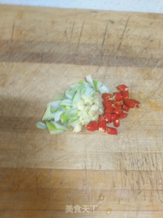 红烧黄花鱼的做法步骤：6