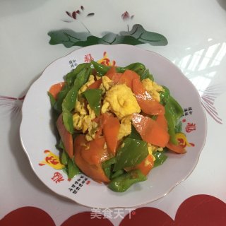 柴鸡蛋炒青椒胡萝卜的做法步骤：10