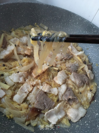 猪肉粉条炖酸菜的做法步骤：22