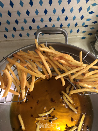 炸土豆条的做法步骤：3