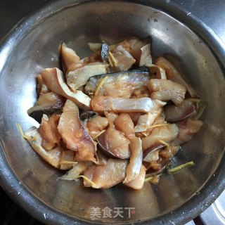 蒸鱼块的做法步骤：1