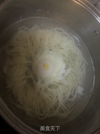 爽口酸汤面的做法步骤：2
