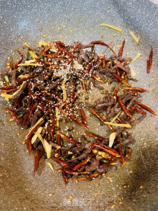 麻辣牛肉条的做法步骤：7