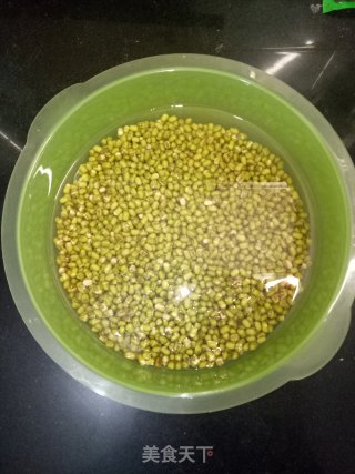 发绿豆芽的做法步骤：1