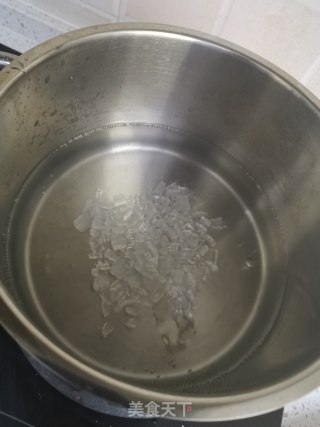菠萝糖水的做法步骤：1