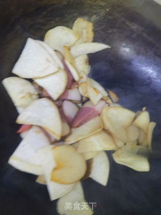 黑椒杏鲍菇炒腊肉的做法步骤：4