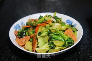 西兰花炒火腿肠的做法步骤：6