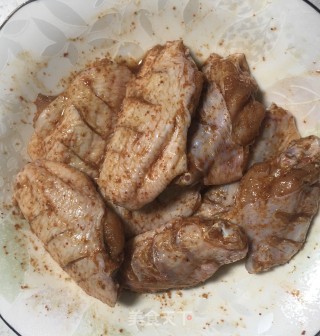 孜然鸡翅的做法步骤：2