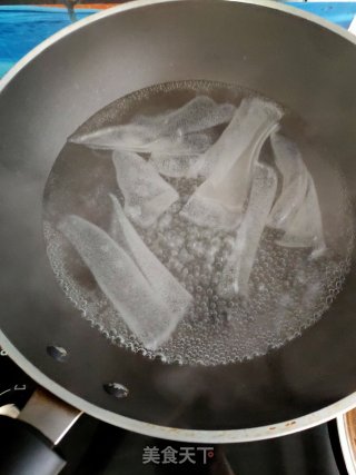 粉皮炒菠菜的做法步骤：3