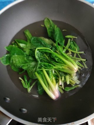 粉皮炒菠菜的做法步骤：4