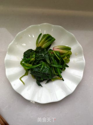 粉皮炒菠菜的做法步骤：5