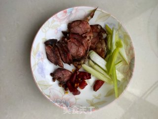 粉皮炒菠菜的做法步骤：6