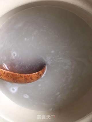 豌豆瘦肉粥的做法步骤：2