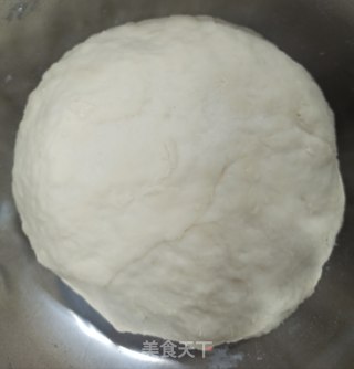 家常葱油饼的做法步骤：1