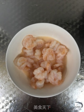 玉子豆腐炒虾仁的做法步骤：1