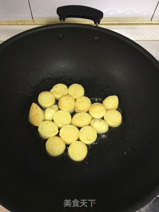 玉子豆腐炒虾仁的做法步骤：3