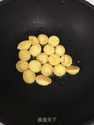 玉子豆腐炒虾仁的做法步骤：4