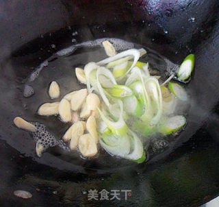 糖醋土豆片的做法步骤：3