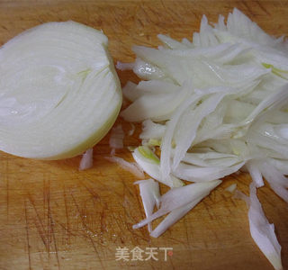 肉丝炒洋葱的做法步骤：3