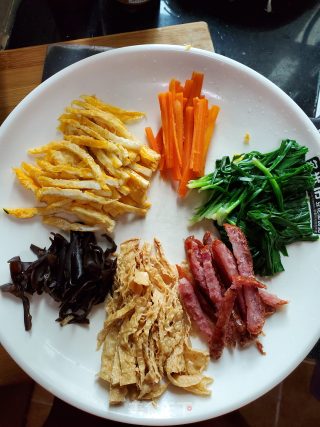 七彩拌饭的做法步骤：5