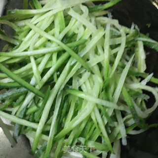 大虾粉条萝卜汤的做法步骤：1