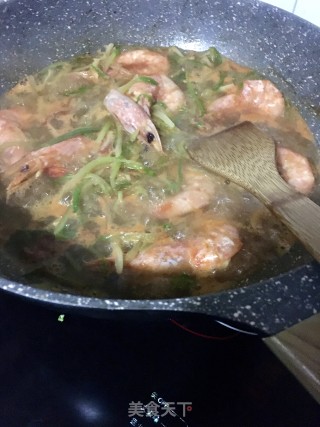 大虾粉条萝卜汤的做法步骤：11
