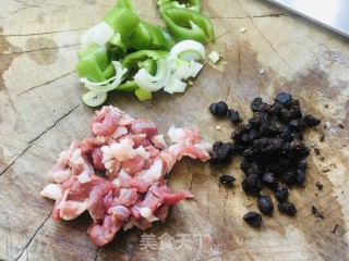 简易煲仔饭的做法步骤：3