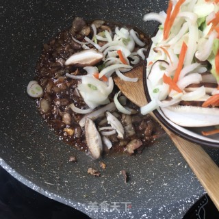 梅花肉香菇炒饭的做法步骤：15
