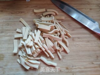 炒豆腐皮的做法步骤：1