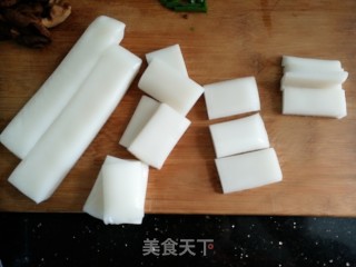 菜籽头炒年糕的做法步骤：3
