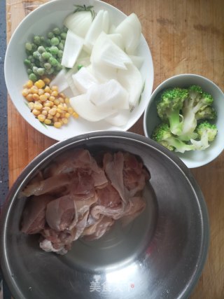 咖喱鸡肉饭的做法步骤：1