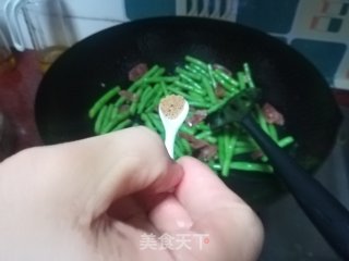 腊肠炒豆角的做法步骤：6