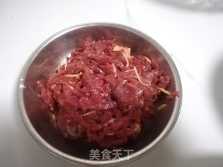 牛肉炒白萝卜丝的做法步骤：1