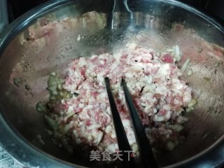 紫萝卜猪肉馅饺子的做法步骤：1