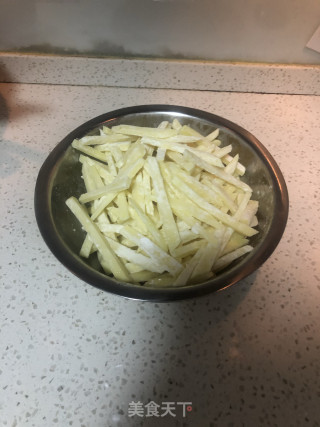 炸薯条的做法步骤：2
