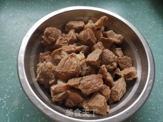 炖牛肉的做法步骤：2