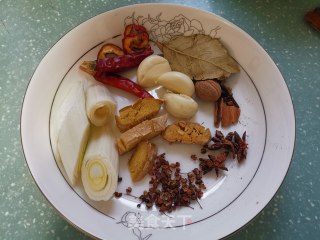 炖牛肉的做法步骤：3