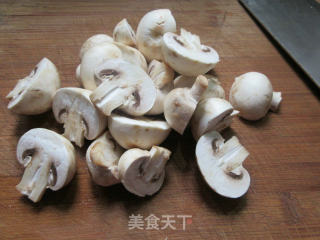 素烧蘑菇的做法步骤：2