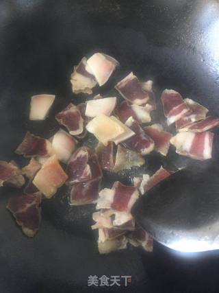 蒜苔炒腊肉的做法步骤：3